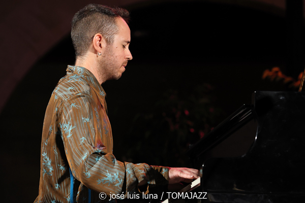 Hard Bop Drivers (Jazz Palma Festival 2025. Castell de Bellver. Palma. 2025-08-28) Por José Luis Luna Rocafort [INSTANTZZ AKA Galería fotográfica AKA Fotoblog de jazz, impro… y algo más] - Tomajazz - Hard Bop Drivers actuó en el Jazz Palma Festival 2025. José Luis Luna Rocafort los retrata en INSTANTZZ. Con Miquel Àngel Rigo, Pep Garau, Gori Matas, Marko Lohikari, Pep Lluís García, Sinéad Cormican