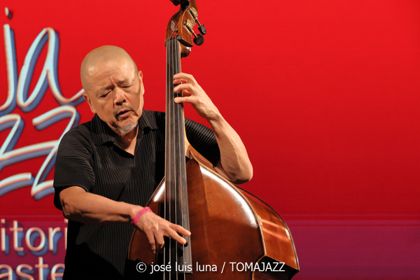 Kenny Barron Trio (48 Festival de Jazz de Vitoria. 2025-07-18) Por José Luis Luna Rocafort [INSTANTZZ AKA Galería fotográfica AKA Fotoblog de jazz, impro… y algo más] - Tomajazz - Kenny Barron Trio actuó en el 48 Festival de Jazz de Vitoria. José Luis Luna Rocafort lo retrata en INSTANTZZ. Actuaron Kenny Barron, Kiyoshi Kitagawa, Jonathan Blake