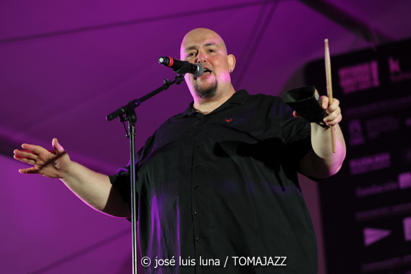 Rambalaya (48 Festival de Jazz de Vitoria. 2025-07-12) Por José Luis Luna Rocafort [INSTANTZZ AKA Galería fotográfica AKA Fotoblog de jazz, impro… y algo más] - Tomajazz - Rambalaya actuó en el 48 Festival de Jazz de Vitoria. José Luis Luna Rocafort retrata su concierto en INSTANTZZ. Rambalaya son Jonathan Herrero, Anton Jarl, Matías Míguez, Hector Martín, Nil Mujal, Àlex López, Raül Marc Portell