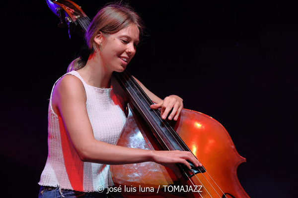Anja Gottberg Quartet (37 Eivissa Jazz 2025. Baluard de Santa Llúcia. Eivissa. 2025-09-04) Por José Luis Luna Rocafort [INSTANTZZ AKA Galería fotográfica AKA Fotoblog de jazz, impro… y algo más] - Tomajazz - Anja Gottberg Quartet actuó en el 37 Eivissa Jazz 2025, el 4 de septiembre. José Luis Luna Rocafort lo retrata en INSTANTZZ. Actuaron Anja Gottberg, Coleman Rose, Abe Gold, Magnus Austad