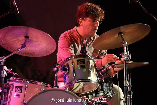 Giulia Valle Trío (Jazz Palma Festival 2025. Castell de Bellver. Palma. 2025-08-21) Por José Luis Luna Rocafort [INSTANTZZ AKA Galería fotográfica AKA Fotoblog de jazz, impro… y algo más] - Tomajazz - Giulia Valle Trío (actuó en el Jazz Palma Festival 2025 en el Castell de Bellver el 21 de agosto de 2025. José Luis Luna Rocafort la retrata en INSTANTZZ. Actuaron