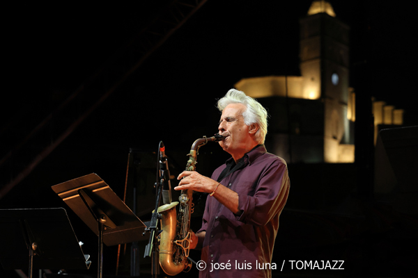 Eivissa Jazz Experience (37 Eivissa Jazz 2025. Baluard de Santa Llúcia. Eivissa. 2025-09-02) Por José Luis Luna Rocafort [INSTANTZZ AKA Galería fotográfica AKA Fotoblog de jazz, impro… y algo más] - Tomajazz - La actuación del Eivissa Jazz Experience es un clásico que no podía faltar en el 37 Eivissa Jazz 2025. José Luis Luna Rocafort lo retrata en INSTANTZZ. En 2025 participaron Abe Rábade, Perico Sambeat, María Toro, Antía Muiño, Reinier Elizarde "El Negrón", Michael Olivera