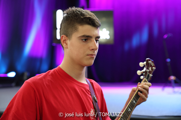 South Side Stompers (48 Festival de Jazz de Vitoria. 2025-07-19) Por José Luis Luna Rocafort [INSTANTZZ AKA Galería fotográfica AKA Fotoblog de jazz, impro… y algo más] - Tomajazz - South Side Stompers actuó en el 48 Festival de Jazz de Vitoria 2025. José Luis Luna Rocafort lo retrata en INSTANTZZ. Con esta entrega finaliza el amplio repaso por el 48 Festival de Jazz de Vitoria 2025