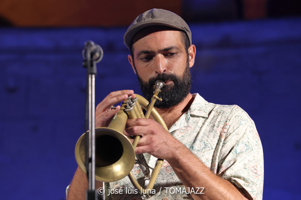 Hard Bop Drivers (Jazz Palma Festival 2025. Castell de Bellver. Palma. 2025-08-28) Por José Luis Luna Rocafort [INSTANTZZ AKA Galería fotográfica AKA Fotoblog de jazz, impro… y algo más] - Tomajazz - Hard Bop Drivers actuó en el Jazz Palma Festival 2025. José Luis Luna Rocafort los retrata en INSTANTZZ. Con Miquel Àngel Rigo, Pep Garau, Gori Matas, Marko Lohikari, Pep Lluís García, Sinéad Cormican