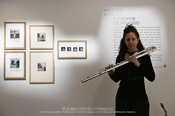 Cléa Torales «Balade au Musée» (37 Jazzèbre / Musée d’Art Hyacinthe Rigaud, 2025-10-12 / Perpignan -France-) [6] Por Joan Cortès [INSTANTZZ AKA Galería fotográfica AKA Fotoblog de jazz, impro… y algo más] - Tomajazz - Cléa Torales «Balade au Musée» actuó en el 37 Jazzèbre 2025 en Perpignan -Francia-. Joan Cortès retrata el concierto en INSTANTZZ