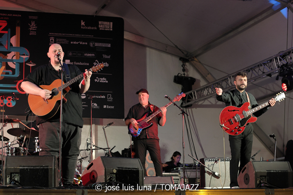 Rambalaya (48 Festival de Jazz de Vitoria. 2025-07-12) Por José Luis Luna Rocafort [INSTANTZZ AKA Galería fotográfica AKA Fotoblog de jazz, impro… y algo más] - Tomajazz - Rambalaya actuó en el 48 Festival de Jazz de Vitoria. José Luis Luna Rocafort retrata su concierto en INSTANTZZ. Rambalaya son Jonathan Herrero, Anton Jarl, Matías Míguez, Hector Martín, Nil Mujal, Àlex López, Raül Marc Portell