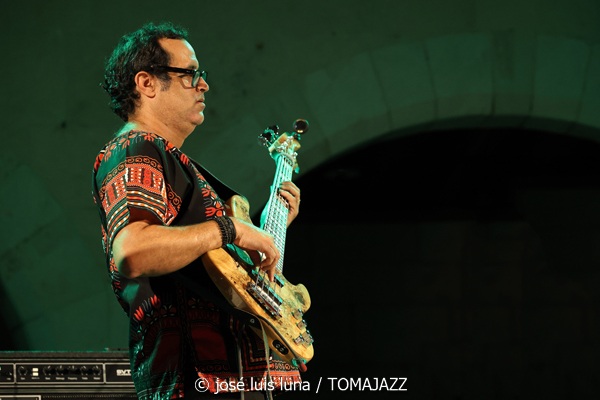 Glenda E (Jazz Palma Festival 2025. Castell de Bellver. Palma. 2025-08-07) Por José Luis Luna Rocafort [INSTANTZZ AKA Galería fotográfica AKA Fotoblog de jazz, impro… y algo más] - Tomajazz - Glenda E actuó en el Jazz Palma Festival 2025 en Castell de Bellver. José Luis Luna Rocafort lo retrata en INSTANTZZ. Actuaron Glenda E, Carlos Martín, Shayan Fathi, Abel Sanabria