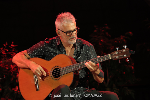 Sara Correira (Nits a Bellver. Palma. 2025-08-19) Por José Luis Luna Rocafort [INSTANTZZ AKA Galería fotográfica AKA Fotoblog de jazz, impro… y algo más] - Tomajazz - Sara Correira actuó en Nits a Bellver en el castillo situado en Palma el 19 de agosto de 2025. José Luis Luna Rocafort lo retrata en INSTANTZZ. Actuaron Sara Correira, Diogo Clemente, Ângelo Freire, Frederico Gato