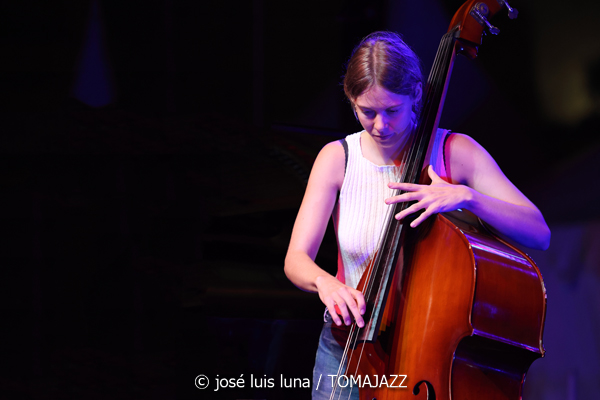 Anja Gottberg Quartet (37 Eivissa Jazz 2025. Baluard de Santa Llúcia. Eivissa. 2025-09-04) Por José Luis Luna Rocafort [INSTANTZZ AKA Galería fotográfica AKA Fotoblog de jazz, impro… y algo más] - Tomajazz - Anja Gottberg Quartet actuó en el 37 Eivissa Jazz 2025, el 4 de septiembre. José Luis Luna Rocafort lo retrata en INSTANTZZ. Actuaron Anja Gottberg, Coleman Rose, Abe Gold, Magnus Austad