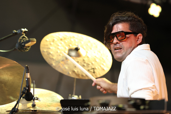 Eivissa Jazz Experience (37 Eivissa Jazz 2025. Baluard de Santa Llúcia. Eivissa. 2025-09-02) Por José Luis Luna Rocafort [INSTANTZZ AKA Galería fotográfica AKA Fotoblog de jazz, impro… y algo más] - Tomajazz - La actuación del Eivissa Jazz Experience es un clásico que no podía faltar en el 37 Eivissa Jazz 2025. José Luis Luna Rocafort lo retrata en INSTANTZZ. En 2025 participaron Abe Rábade, Perico Sambeat, María Toro, Antía Muiño, Reinier Elizarde "El Negrón", Michael Olivera