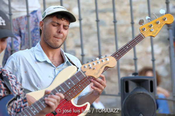 Malaka (48 Festival de Jazz de Vitoria. 2025-07-15) Por José Luis Luna Rocafort [INSTANTZZ AKA Galería fotográfica AKA Fotoblog de jazz, impro… y algo más] - Tomajazz - Malaka actuó en el 48 Festival de Jazz de Vitoria 2025. José Luis Luna Rocafort retrata el concierto en INSTANTZZ. Malaka son Gonzalo Encinal, Aitor Marimón, Beltrán del Álamo, Ager Alzola