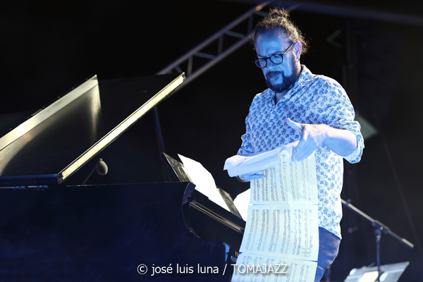 Eivissa Jazz Experience (37 Eivissa Jazz 2025. Baluard de Santa Llúcia. Eivissa. 2025-09-02) Por José Luis Luna Rocafort [INSTANTZZ AKA Galería fotográfica AKA Fotoblog de jazz, impro… y algo más] - Tomajazz - La actuación del Eivissa Jazz Experience es un clásico que no podía faltar en el 37 Eivissa Jazz 2025. José Luis Luna Rocafort lo retrata en INSTANTZZ. En 2025 participaron Abe Rábade, Perico Sambeat, María Toro, Antía Muiño, Reinier Elizarde "El Negrón", Michael Olivera