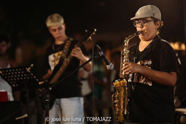 Jove Big Band Sedajazz (37 Eivissa Jazz 2025. Baluard de Santa Llúcia. Eivissa. 2025-09-01) Por José Luis Luna Rocafort [INSTANTZZ AKA Galería fotográfica AKA Fotoblog de jazz, impro… y algo más] - Tomajazz - Jove Big Band Sedajazz actuó en el 37 Eivissa Jazz 2025, el día 1 de septiembre. José Luis Luna Rocafort [INSTANTZZ
