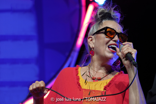 Carlos Sarduy & Groove Messengers (37 Eivissa Jazz 2025. Baluard de Santa Llúcia. Eivissa. 2025-09-06) Por José Luis Luna Rocafort [INSTANTZZ AKA Galería fotográfica AKA Fotoblog de jazz, impro… y algo más] - Tomajazz - Carlos Sarduy & Groove Messengers actuaron en el 37 Eivissa Jazz 2025. José Luis Luna Rocafort lo retrata en INSTANTZZ. Actuaron Carlos Sarduy, Alexey León, Vicent Tur, Abel Marcel, Aaron Puente, Jay Kalo Sánchez, Marina Abad, Noslen Ortega