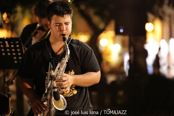 Jove Big Band Sedajazz (37 Eivissa Jazz 2025. Baluard de Santa Llúcia. Eivissa. 2025-09-01) Por José Luis Luna Rocafort [INSTANTZZ AKA Galería fotográfica AKA Fotoblog de jazz, impro… y algo más] - Tomajazz - Jove Big Band Sedajazz actuó en el 37 Eivissa Jazz 2025, el día 1 de septiembre. José Luis Luna Rocafort [INSTANTZZ