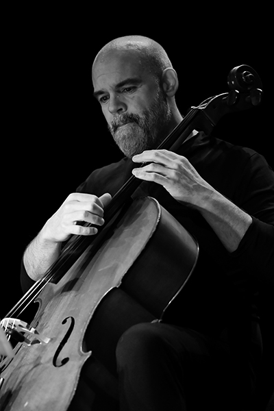 Naïssam Jalal «Healing Rituals» (37 Jazzèbre 2025 / Ciné-Théâtre Le Vauban, 2025-09-27 / Port-Vendres -France-) Por Joan Cortès [INSTANTZZ AKA Galería fotográfica AKA Fotoblog de jazz, impro… y algo más] - Tomajazz - Naïssam Jalal «Healing Rituals» actuó en el 37 Jazzèbre 2025 en Port-Vendres -Francia. Joan Cortès lo retrata en INSTANTZZ. Actuaron Naïssam Jalal, flauta, nay, voz y composiciones Clément Petit, violoncello Claude Tchamitchian, contrabajo Zaza Desiderio 