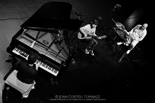 Marco Mezquida & Chicuelo «Del Alma» (Teatre Patronat, 2025-10-04 / La Garriga -Barcelona-) Por Joan Cortès [INSTANTZZ AKA Galería fotográfica AKA Fotoblog de jazz, impro… y algo más] - Tomajazz - Marco Mezquida & Chicuelo «Del Alma» actuaron en el Teatre Patronat de La Garriga -Barcelona-, el 4 de octubre de 2025. Joan Cortès los retrata en INSTANTZZ