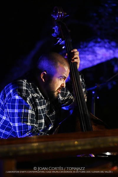 LAC Jam #02 (Casa Virupa-Can Bordoi, 05-octubre-2025, Llinars del Vallès -Barcelona-) Por Joan Cortès [INSTANTZZ AKA Galería fotográfica AKA Fotoblog de jazz, impro… y algo más] - Tomajazz - LAC Jam #2 tuvo lugar en Casa Virupa-Can Bordoi, Llinars del Vallès -Barcelona-, el 5 de octubre de 2025. Joan Cortès lo retrata en INSTANTZZ. Intervinieron