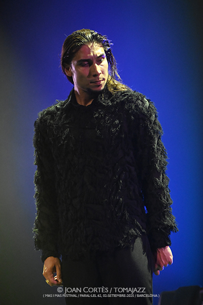 El Yiyo & Andrés Barrios (Mas i Mas Festival / Paral•lel 62, 04-setiembre-2025, Barcelona) Por Joan Cortès [Flamencuras AKA INSTANTZZ AKA Galería fotográfica AKA Fotoblog de jazz, impro… y algo más] - Tomajazz - El Yiyo & Andrés Barrios actuaron en el Mas i Mas Festival de Barcelona el 4 de setiembre de 2025. Joan Cortès los retrata en las Flamencuras de INSTANTZZ. Actuaron Miguel Fernández El Yiyo, Andrés Barrios, José Heredia, Juan Amaya 