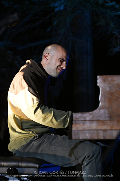 LAC Jam #02 (Casa Virupa-Can Bordoi, 05-octubre-2025, Llinars del Vallès -Barcelona-) Por Joan Cortès [INSTANTZZ AKA Galería fotográfica AKA Fotoblog de jazz, impro… y algo más] - Tomajazz - LAC Jam #2 tuvo lugar en Casa Virupa-Can Bordoi, Llinars del Vallès -Barcelona-, el 5 de octubre de 2025. Joan Cortès lo retrata en INSTANTZZ. Intervinieron