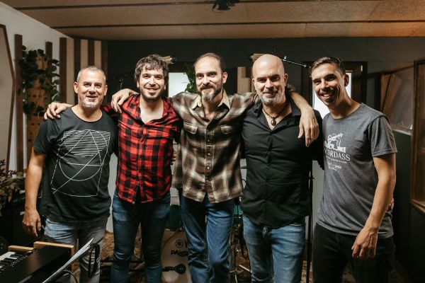 Entrevista con el guitarrista Rubén Reinaldo a propósito de Fusión Olívica. Por Carlos Lara, Enrique Farelo y Pachi Tapiz [Entrevista de jazz] - Tomajazz - El guitarrista Rubén Reinaldo ha publicado Fusión Olívica (Free Code Jazz Records; 2025), su primera grabación como líder. Carlos Lara, Enrique Farelo y Pachi Tapiz lo entrevistan con tal ocasión