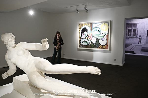 Cléa Torales «Balade au Musée» (37 Jazzèbre / Musée d’Art Hyacinthe Rigaud, 2025-10-12 / Perpignan -France-) [6] Por Joan Cortès [INSTANTZZ AKA Galería fotográfica AKA Fotoblog de jazz, impro… y algo más] - Tomajazz - Cléa Torales «Balade au Musée» actuó en el 37 Jazzèbre 2025 en Perpignan -Francia-. Joan Cortès retrata el concierto en INSTANTZZ