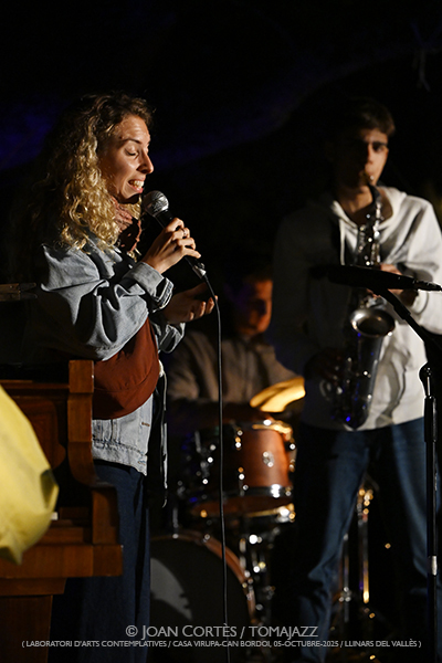 LAC Jam #02 (Casa Virupa-Can Bordoi, 05-octubre-2025, Llinars del Vallès -Barcelona-) Por Joan Cortès [INSTANTZZ AKA Galería fotográfica AKA Fotoblog de jazz, impro… y algo más] - Tomajazz - LAC Jam #2 tuvo lugar en Casa Virupa-Can Bordoi, Llinars del Vallès -Barcelona-, el 5 de octubre de 2025. Joan Cortès lo retrata en INSTANTZZ. Intervinieron