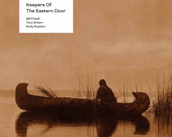 Chris Cheek: Keepers of the Eastern Door (Analog Tone Factory; 2025) Por Carlos Lara [Grabación de jazz] - Tomajazz - Keepers of the Eastern Door (Analog Tone Factory; 2025) es la nueva grabación de Chris Cheek. Carlos Lara repasa la grabación. Con Chris Cheek, Bill Frisell, Tony Scherr, Rudy Royston