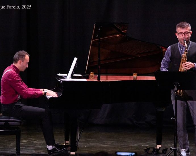 David Hernando Vítores - Sandro Bakhuashvili "Horizontes sonoros" (Centro Cultural Valdebernardo, Madrid. 2025-10-04) Por Enrique Farelo [INSTANTZZ AKA Galería fotográfica AKA Fotoblog de jazz, impro… y algo más] - Tomajazz - David Hernando Vítores - Sandro Bakhuashvili "Horizontes sonoros" actuaron en el Centro Cultural Valdebernardo de Madrid, el 4 de octubre de 2025. Enrique Farelo los retrata en INSTANTZZ