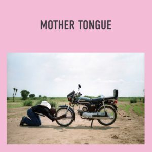 Mother Tongue: Mother Tongue (Makkum Records/De Platenbakkerij/Astral Spirits; 2025) Por Pachi Tapiz [Grabación de jazz] - Tomajazz - Mother Tongue (Makkum Records/De Platenbakkerij/Astral Spirits; 2025) es el estreno homónimo del trío integrado por Mola Sylla, Oscar Jan Hoogland, Frank Rosaly Por Pachi Tapiz