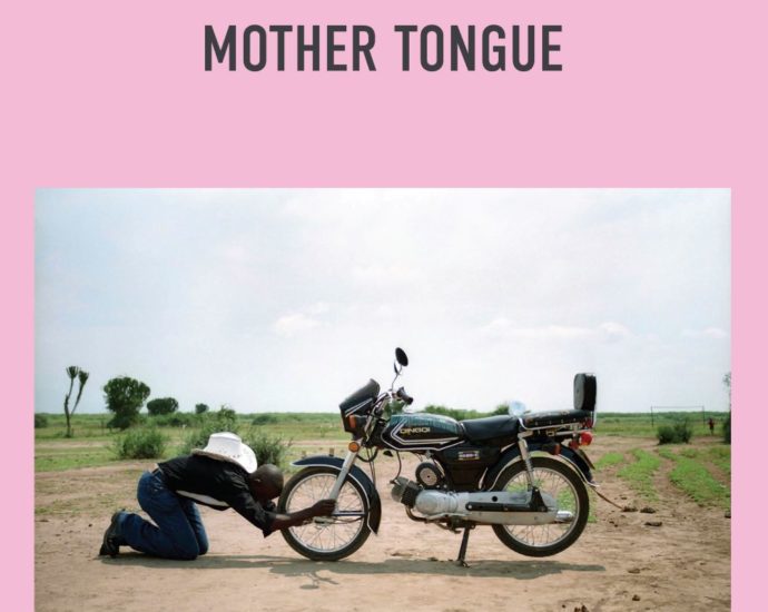 Mother Tongue: Mother Tongue (Makkum Records/De Platenbakkerij/Astral Spirits; 2025) Por Pachi Tapiz [Grabación de jazz] - Tomajazz - Mother Tongue (Makkum Records/De Platenbakkerij/Astral Spirits; 2025) es el estreno homónimo del trío integrado por 
Mola Sylla, Oscar Jan Hoogland, Frank Rosaly
Por Pachi Tapiz