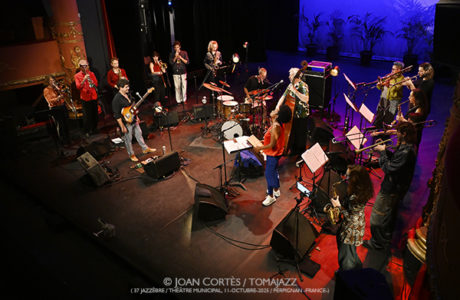 Le Discobole Orchestra invité Christine Salem «Kafé Gryé» (37 Jazzèbre / Théâtre Municipal, 2025-10-11 / Perpignan -France-) [5] Por Joan Cortès [INSTANTZZ AKA Galería fotográfica AKA Fotoblog de jazz, impro… y algo más] - Tomajazz - Le Discobole Orchestra invité Christine Salem «Kafé Gryé» actuó en el 37 Jazzèbre el 11 de octubre de 2025. Joan Cortès lo retrata en INSTANTZZ