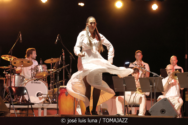 Big Band Ciutat d'Eivissa (37 Eivissa Jazz 2025. Parc Reina Sofía. Eivissa. 2025-09-03) Por José Luis Luna Rocafort [INSTANTZZ AKA Galería fotográfica AKA Fotoblog de jazz, impro… y algo más] - Tomajazz - Big Band Ciutat d'Eivissa actuó en el 37 Eivissa Jazz 2025. José Luis Luna Rocafort lo retrata en INSTANTZZ