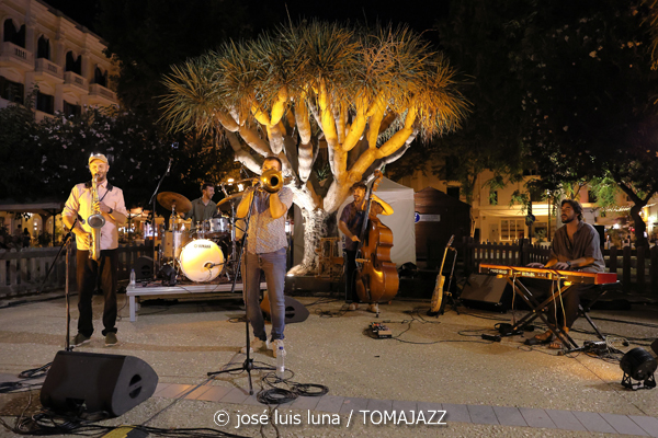 Miquel Àngel Rigo Quintet (37 Eivissa Jazz 2025. Passeig Vara de Rey. Eivissa. 2025-09-02) Por José Luis Luna Rocafort [INSTANTZZ AKA Galería fotográfica AKA Fotoblog de jazz, impro… y algo más] - Tomajazz - Miquel Àngel Rigo Quintet actuó en el 37 Eivissa Jazz 2025. José Luis Luna Rocafort retrata la actuación en INSTANTZZ. Participaron Miquel Àngel Rigo, Tomeu Garcías, Jaume Riera, Joan Garcías Tur, Josep Servera, Goran Levi