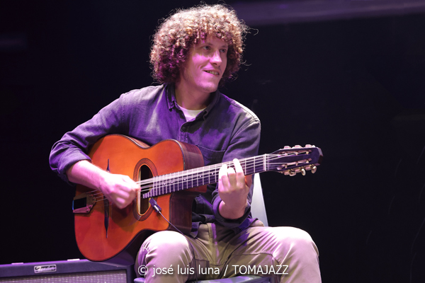 Biel Ballester Photonic Quintet (10 Fira B! Teatre Xesc Forteza, Palma. 2025-11-06) Por José Luis Luna Rocafort [INSTANTZZ AKA Galería fotográfica AKA Fotoblog de jazz, impro… y algo más] - Tomajazz - Biel Ballester Photonic Quintet actuó en 10 Fira B! 2025, el 6 de noviembre de 2025. José Luis Luna Rocafort lo retrata en INSTANTZZ. Actuaron Biel Ballester, Víctor Paradís, Joan Garcias, Pep Garau, Tomeu Garcías