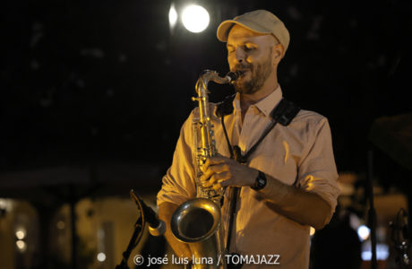 Miquel Àngel Rigo Quintet (37 Eivissa Jazz 2025. Passeig Vara de Rey. Eivissa. 2025-09-02) Por José Luis Luna Rocafort [INSTANTZZ AKA Galería fotográfica AKA Fotoblog de jazz, impro… y algo más] - Tomajazz - Miquel Àngel Rigo Quintet actuó en el 37 Eivissa Jazz 2025. José Luis Luna Rocafort retrata la actuación en INSTANTZZ. Participaron Miquel Àngel Rigo, Tomeu Garcías, Jaume Riera, Joan Garcías Tur, Josep Servera, Goran Levi