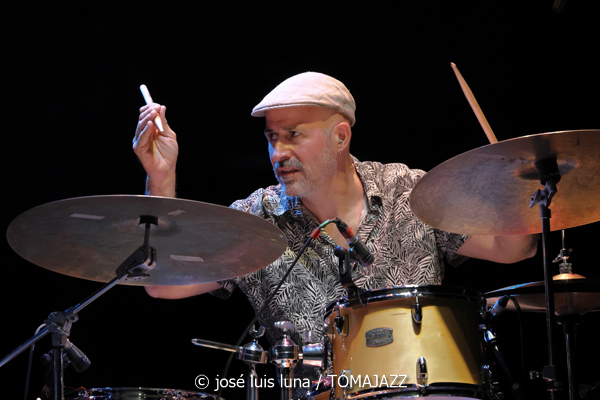 Carmen Vela Quartet (10 Fira B! Teatre Principal de Palma. 2025-11-06) Por José Luis Luna Rocafort [INSTANTZZ AKA Galería fotográfica AKA Fotoblog de jazz, impro… y algo más] - Tomajazz - Carmen Vela Quartet actuó en 10 Fira B! en el Teatre Principal de Palma el 6 de noviembre de 2025. José Luis Luna Rocafort lo retrata en INSTANTZZ. Actuaron Carmen Vela,