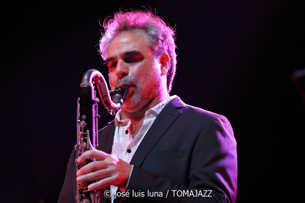 Escalandrum (37 Eivissa Jazz 2025. Baluard de Santa Llúcia. Eivissa. 2025-09-06) Por José Luis Luna Rocafort [INSTANTZZ AKA Galería fotográfica AKA Fotoblog de jazz, impro… y algo más] - Tomajazz - Escalandrum actuó en el 37 Eivissa Jazz el 6 de septiembre de 2025. José Luis Luna Rocafort lo retrata en INSTANTZZ. Escalandrum son Daniel Piazolla, Nicolás Guerschberg, Damián Fogiel, Gustavo Musso, Martín Pantyrer, Mariano Sivori