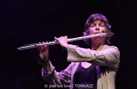Carmen Vela Quartet (10 Fira B! Teatre Principal de Palma. 2025-11-06)  Por José Luis Luna Rocafort [INSTANTZZ AKA Galería fotográfica AKA Fotoblog de jazz, impro… y algo más] - Tomajazz - Carmen Vela Quartet actuó en 10 Fira B! en el Teatre Principal de Palma el 6 de noviembre de 2025. José Luis Luna Rocafort lo retrata en INSTANTZZ. Actuaron Carmen Vela,