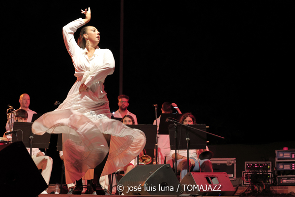 Big Band Ciutat d'Eivissa (37 Eivissa Jazz 2025. Parc Reina Sofía. Eivissa. 2025-09-03) Por José Luis Luna Rocafort [INSTANTZZ AKA Galería fotográfica AKA Fotoblog de jazz, impro… y algo más] - Tomajazz - Big Band Ciutat d'Eivissa actuó en el 37 Eivissa Jazz 2025. José Luis Luna Rocafort lo retrata en INSTANTZZ
