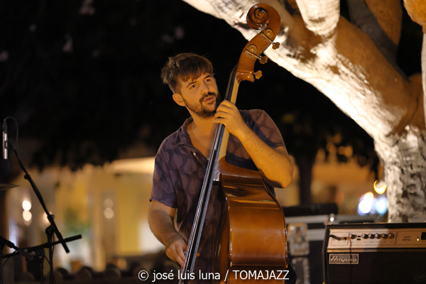 Miquel Àngel Rigo Quintet (37 Eivissa Jazz 2025. Passeig Vara de Rey. Eivissa. 2025-09-02) Por José Luis Luna Rocafort [INSTANTZZ AKA Galería fotográfica AKA Fotoblog de jazz, impro… y algo más] - Tomajazz - Miquel Àngel Rigo Quintet actuó en el 37 Eivissa Jazz 2025. José Luis Luna Rocafort retrata la actuación en INSTANTZZ. Participaron Miquel Àngel Rigo, Tomeu Garcías, Jaume Riera, Joan Garcías Tur, Josep Servera, Goran Levi