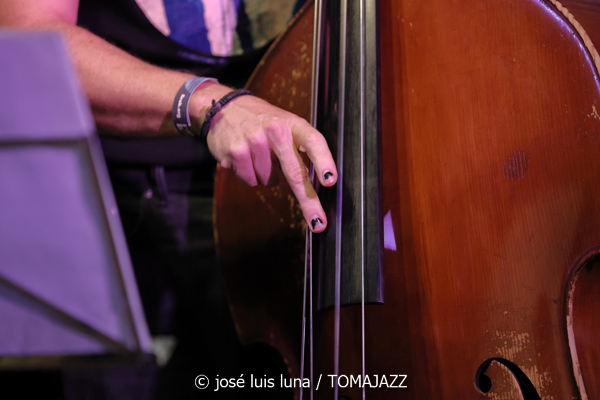 K 12 (10 Fira B! Hotel Saratoga. Palma. 2025-11-06) Por José Luis Luna Rocafort [INSTANTZZ AKA Galería fotográfica AKA Fotoblog de jazz, impro… y algo más] - Tomajazz - K 12 actuó en 10 Fira B! en el Hotel Saratoga de Palma, el 6 de noviembre de 2025. José Luis Luna Rocafort los retrata en INSTANTZZ. Actuaron Gori Matas, Marko Lohikari, Teo Salvà