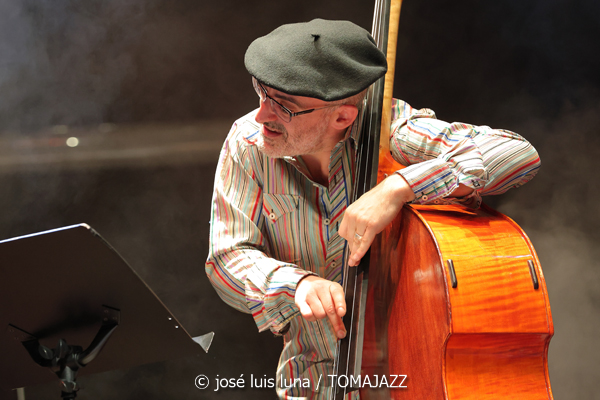 Carmen Vela Quartet (10 Fira B! Teatre Principal de Palma. 2025-11-06) Por José Luis Luna Rocafort [INSTANTZZ AKA Galería fotográfica AKA Fotoblog de jazz, impro… y algo más] - Tomajazz - Carmen Vela Quartet actuó en 10 Fira B! en el Teatre Principal de Palma el 6 de noviembre de 2025. José Luis Luna Rocafort lo retrata en INSTANTZZ. Actuaron Carmen Vela,