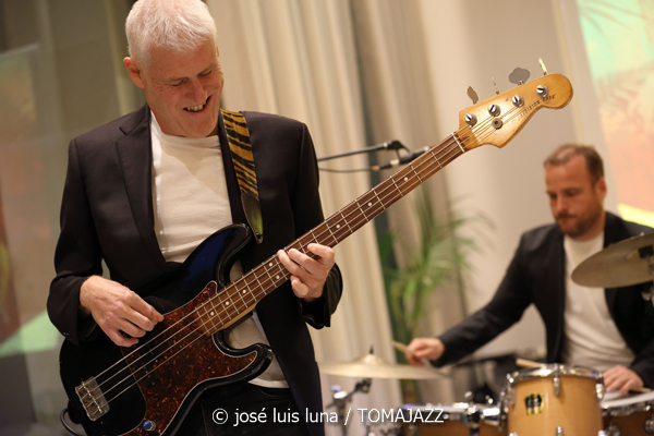 Geometrical Sardine (CaixaForum. Palma. 2025-10-24) Por José Luis Luna Rocafort [INSTANTZZ AKA Galería fotográfica AKA Fotoblog de jazz, impro… y algo más] - Tomajazz - Geometrical Sardine actuó en CaixaForum Palma, el 24 de octubre de 2025. José Luis Luna Rocafort lo retrata en INSTANTZZ. Intervinieron Jaume Rosselló, Joan Roca, Pep Aspas, Toni Cobos