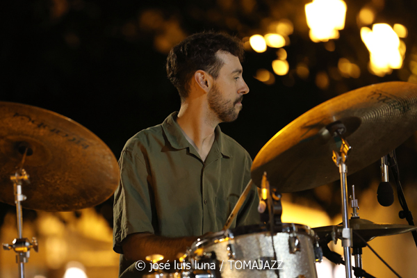 Miquel Àngel Rigo Quintet (37 Eivissa Jazz 2025. Passeig Vara de Rey. Eivissa. 2025-09-02) Por José Luis Luna Rocafort [INSTANTZZ AKA Galería fotográfica AKA Fotoblog de jazz, impro… y algo más] - Tomajazz - Miquel Àngel Rigo Quintet actuó en el 37 Eivissa Jazz 2025. José Luis Luna Rocafort retrata la actuación en INSTANTZZ. Participaron Miquel Àngel Rigo, Tomeu Garcías, Jaume Riera, Joan Garcías Tur, Josep Servera, Goran Levi