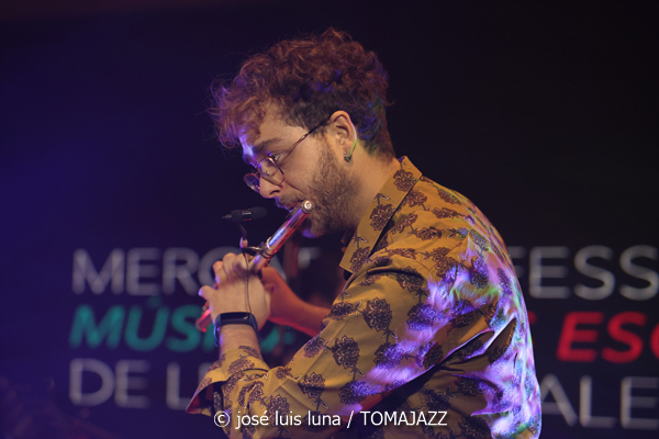 Pasquale Calò (10 Fira B! Es Gremi. Palma. 2025-11-07) Por José Luis Luna Rocafort [INSTANTZZ AKA Galería fotográfica AKA Fotoblog de jazz, impro… y algo más] - Tomajazz - Pasquale Calò actuó en 10 Fira B! en Es Gremi, Palma, el 7 de noviembre de 2025. José Luis Luna Rocafort lo retrata en INSTANTZZ. Actuaron Pasquale Calò, Aldo Di Caterino, Carlos Ródenas, Alessadro Campobasso