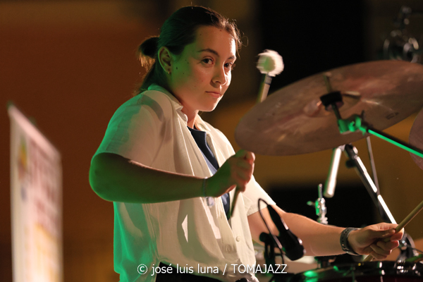 Sa Pobla Jazz Collective (31 Mallorca Jazz Sa Pobla 2025. Sa Pobla. Mallorca. 2025-08-11) Por José Luis Luna Rocafort [INSTANTZZ AKA Galería fotográfica AKA Fotoblog de jazz, impro… y algo más] - Tomajazz - Sa Pobla Jazz Collective actuó en el 31 Mallorca Jazz Sa Pobla 2025 el 11 de agosto de 2025. José Luis Luna Rocafort retrata el concierto en INSTANTZZ