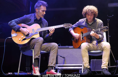 Biel Ballester Photonic Quintet  (10 Fira B! Teatre Xesc Forteza, Palma. 2025-11-06) Por José Luis Luna Rocafort [INSTANTZZ AKA Galería fotográfica AKA Fotoblog de jazz, impro… y algo más] - Tomajazz - Biel Ballester Photonic Quintet actuó en 10 Fira B! 2025, el 6 de noviembre de 2025. José Luis Luna Rocafort lo retrata en INSTANTZZ. Actuaron Biel Ballester, Víctor Paradís, Joan Garcias, Pep Garau, Tomeu Garcías