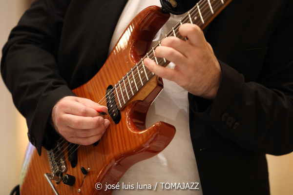 Geometrical Sardine (CaixaForum. Palma. 2025-10-24) Por José Luis Luna Rocafort [INSTANTZZ AKA Galería fotográfica AKA Fotoblog de jazz, impro… y algo más] - Tomajazz - Geometrical Sardine actuó en CaixaForum Palma, el 24 de octubre de 2025. José Luis Luna Rocafort lo retrata en INSTANTZZ. Intervinieron Jaume Rosselló, Joan Roca, Pep Aspas, Toni Cobos