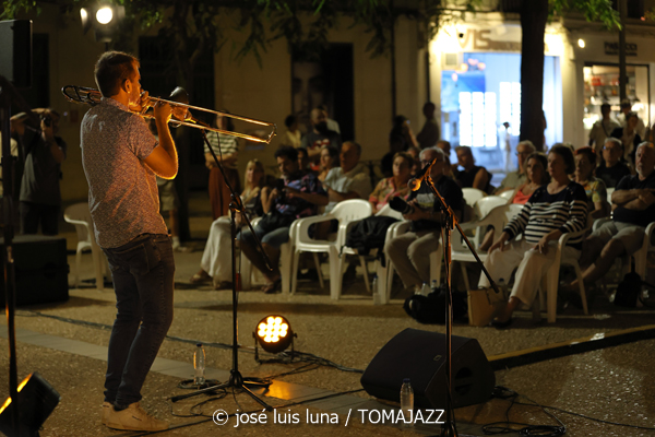 Miquel Àngel Rigo Quintet (37 Eivissa Jazz 2025. Passeig Vara de Rey. Eivissa. 2025-09-02) Por José Luis Luna Rocafort [INSTANTZZ AKA Galería fotográfica AKA Fotoblog de jazz, impro… y algo más] - Tomajazz - Miquel Àngel Rigo Quintet actuó en el 37 Eivissa Jazz 2025. José Luis Luna Rocafort retrata la actuación en INSTANTZZ. Participaron Miquel Àngel Rigo, Tomeu Garcías, Jaume Riera, Joan Garcías Tur, Josep Servera, Goran Levi